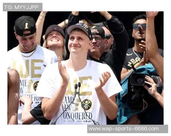 国外篮球明星欣赏模特照片背后的时尚魅力与生活态度探讨