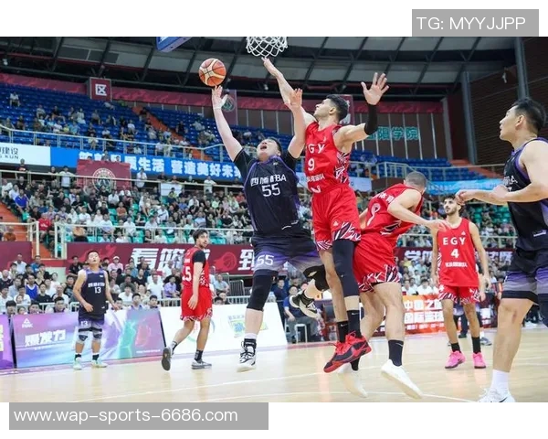 山东体育大学篮球明星队展现青春风采助力校园体育文化发展